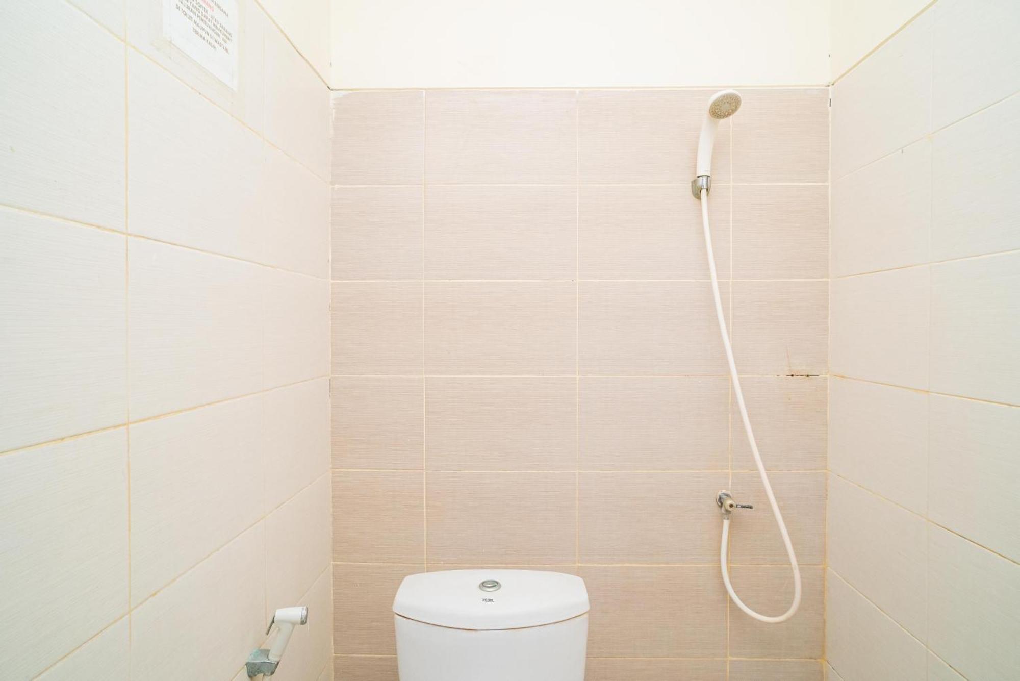 Reddoorz Syariah Near Marvel City Mall 2 Surabaja Pokoj fotografie
